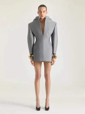 Abito sartoriale in lana con effetto “back-to-front”