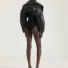 Bomber corto con collo a scialle in pelle e zip Bomber corto con collo a scialle in pelle e zip