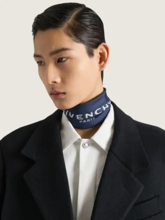 Piccolo foulard Givenchy Shadow in seta Piccolo foulard Givenchy Shadow in seta