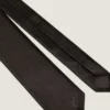 Cravatta Givenchy in seta con dettagli jacquard Cravatta Givenchy in seta con dettagli jacquard