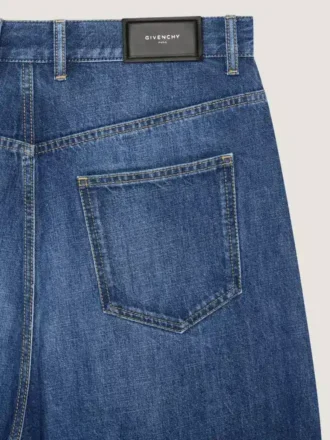 Jeans blu scuro con cuciture couture Jeans blu scuro con cuciture couture
