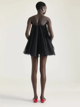 Mini abito bustier in pizzo con mantella