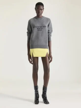 Maglione in lana e cashmere con firma Givenchy Maglione in lana e cashmere con firma Givenchy