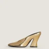 Mules con tacco scolpito in pelle effetto specchio Mules con tacco scolpito in pelle effetto specchio
