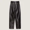 Pantaloni a doppia piega in pelle Pantaloni a doppia piega in pelle