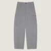Pantaloni cargo con cuciture couture in denim a spina di pesce