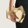 Pochette Facet in pelle effetto specchio Pochette Facet in pelle effetto specchio