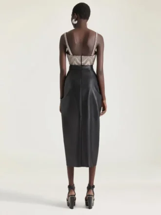 Top a reggiseno in raso con perle ricamate