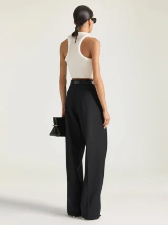 Top corto in maglia con perle ricamate